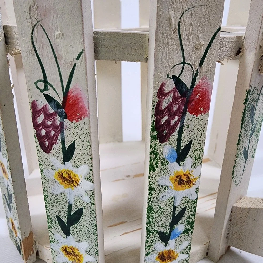 VINTAGE‎ Home Interiors & Gifts White Picket Fence Floral Basket Watering Can